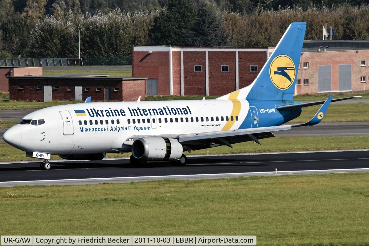 UR-GAW, 1991 Boeing 737-5Y0 C/N 24898, decelerating after touchdown