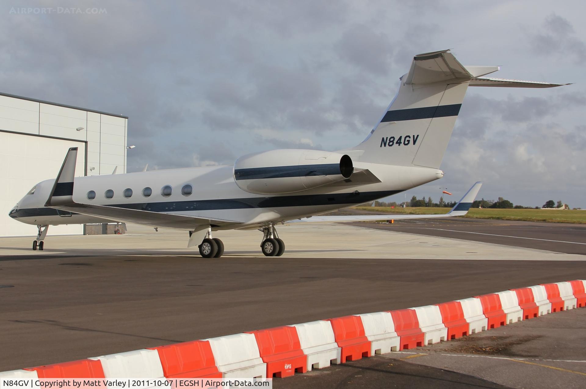 N84GV, 1999 Gulfstream Aerospace G-V C/N 584, Parking on stand at Saxon Air.