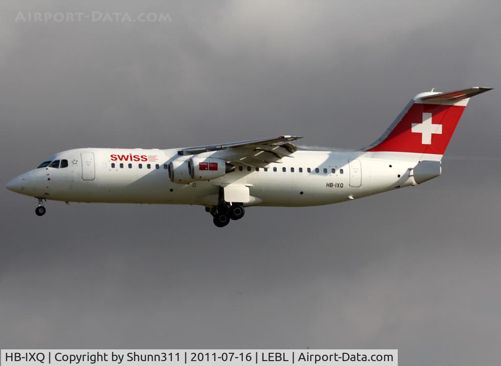 HB-IXQ, 1996 British Aerospace Avro 146-RJ100 C/N E3282, Landing rwy 25R