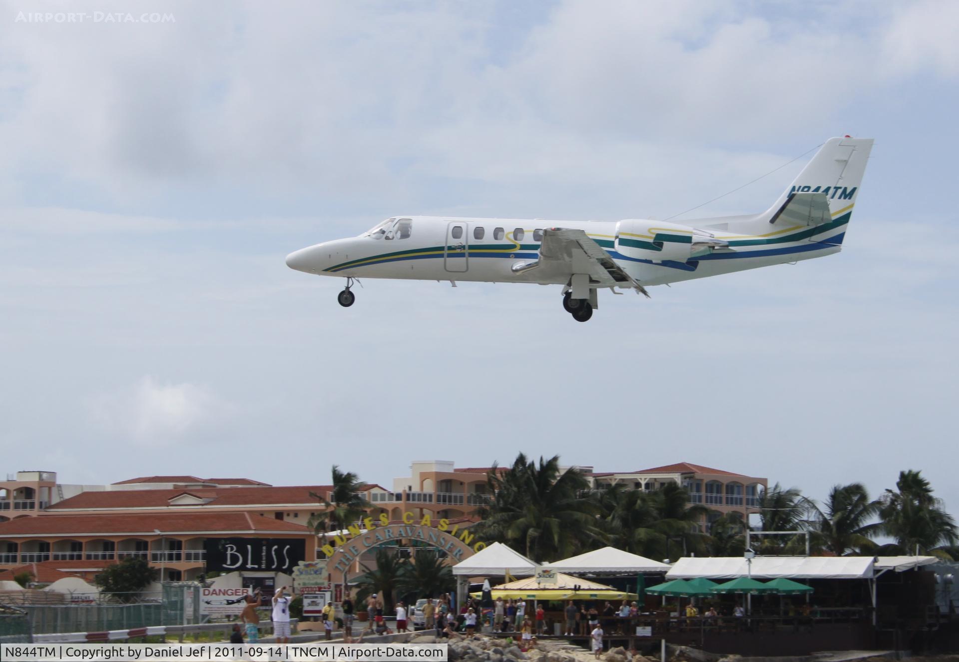 N844TM, 2004 Cessna Cittation Encore 560 C/N 560-0660, N844TM landing at TNCM