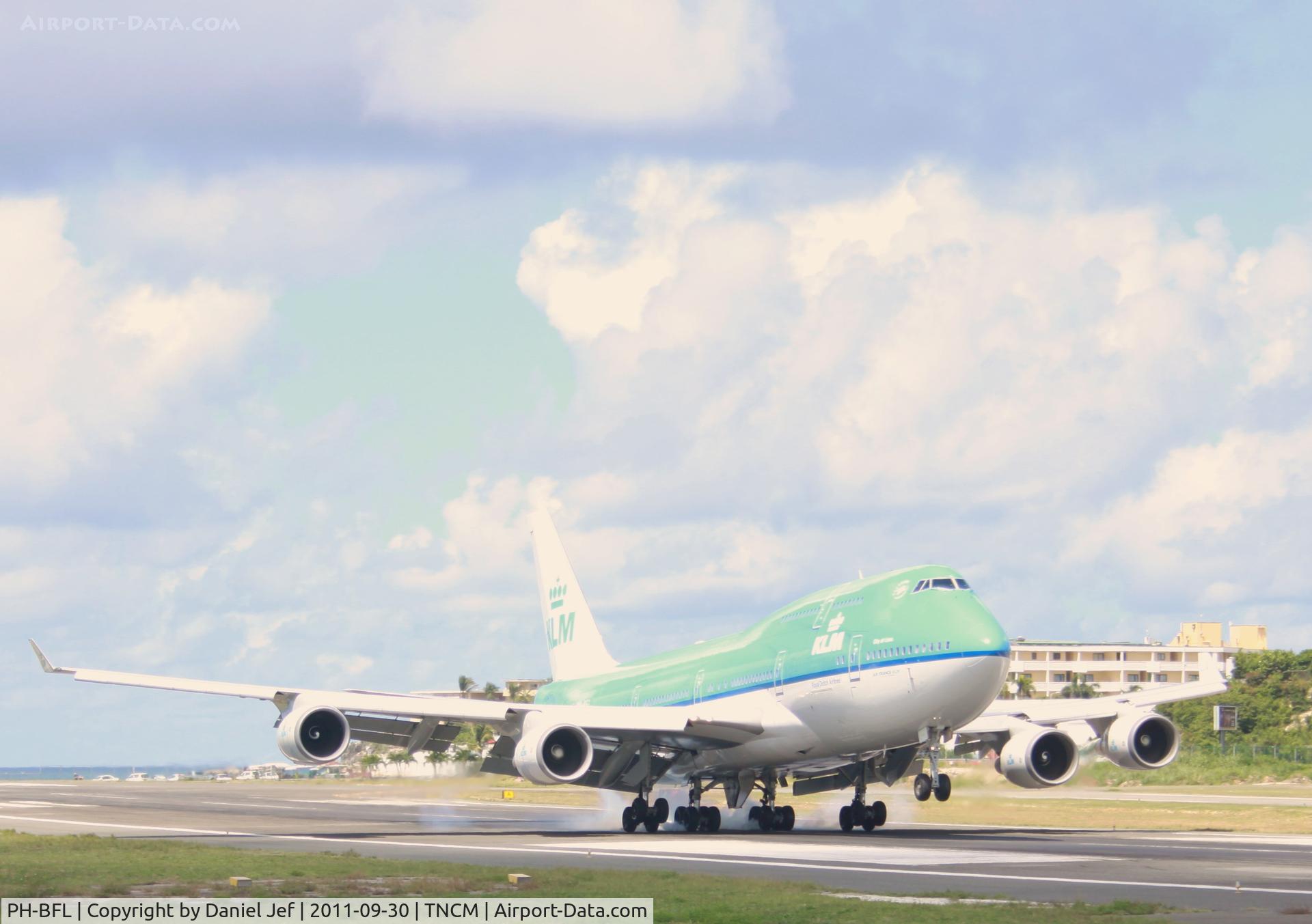PH-BFL, 1991 Boeing 747-406 C/N 25356, KLM landing at TNCM
