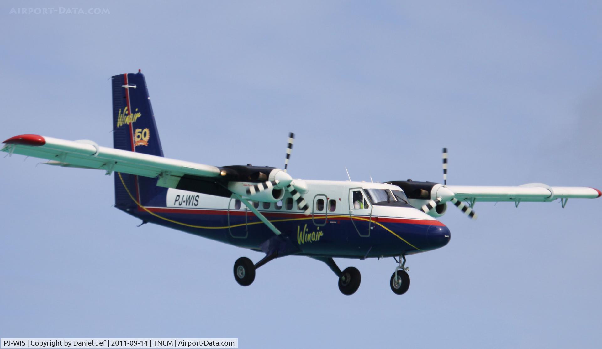 PJ-WIS, 1975 De Havilland Canada DHC-6-300 Twin Otter C/N 447, PJ-WIS Landing at TNCM