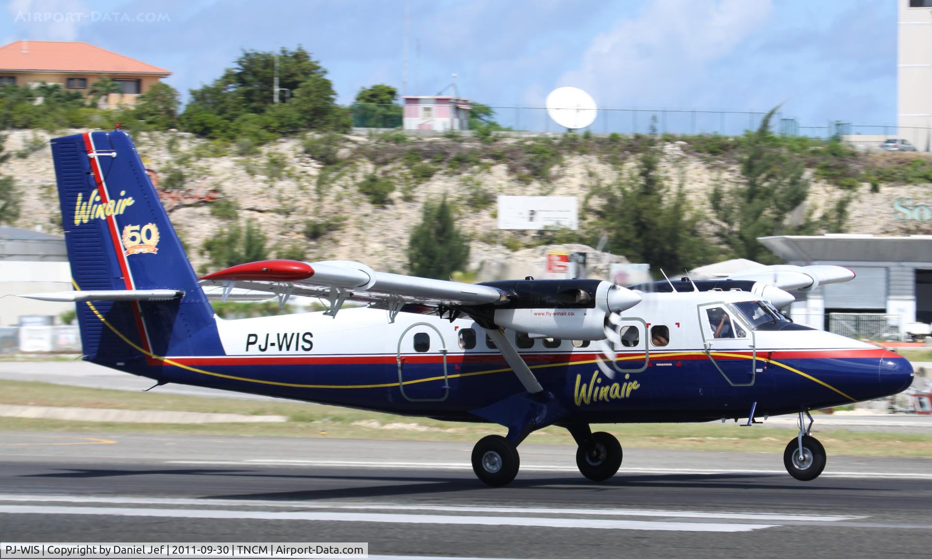 PJ-WIS, 1975 De Havilland Canada DHC-6-300 Twin Otter C/N 447, PJ-WIS at TNCM