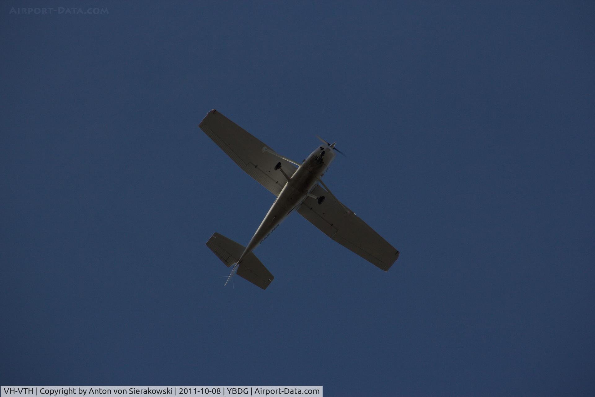 VH-VTH, 2008 Cessna 172S Skyhawk C/N 172S10743, VH-VTH @ YBDG Cessna 172S