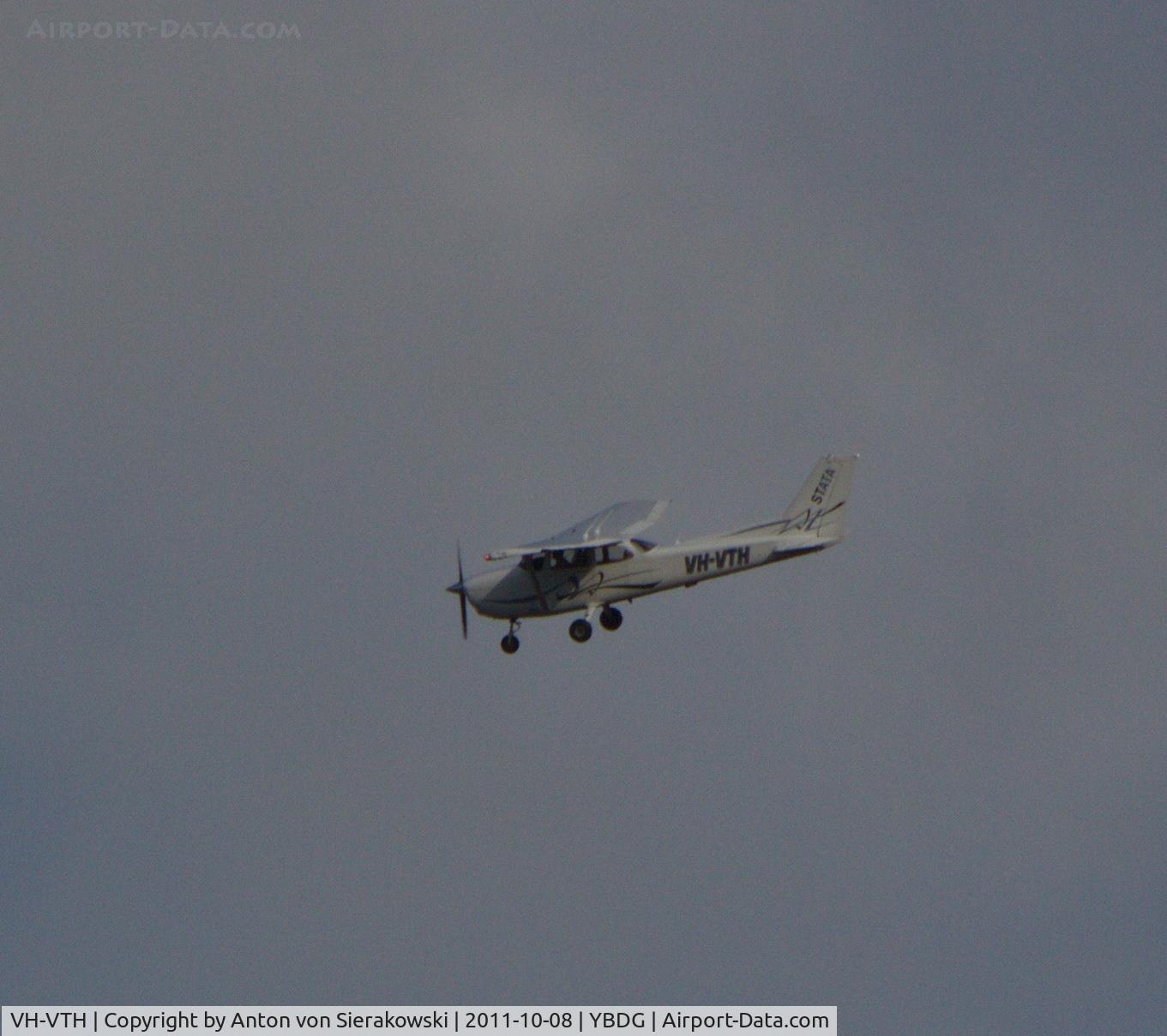VH-VTH, 2008 Cessna 172S Skyhawk C/N 172S10743, VH-VTH @ YBDG Cessna 172S