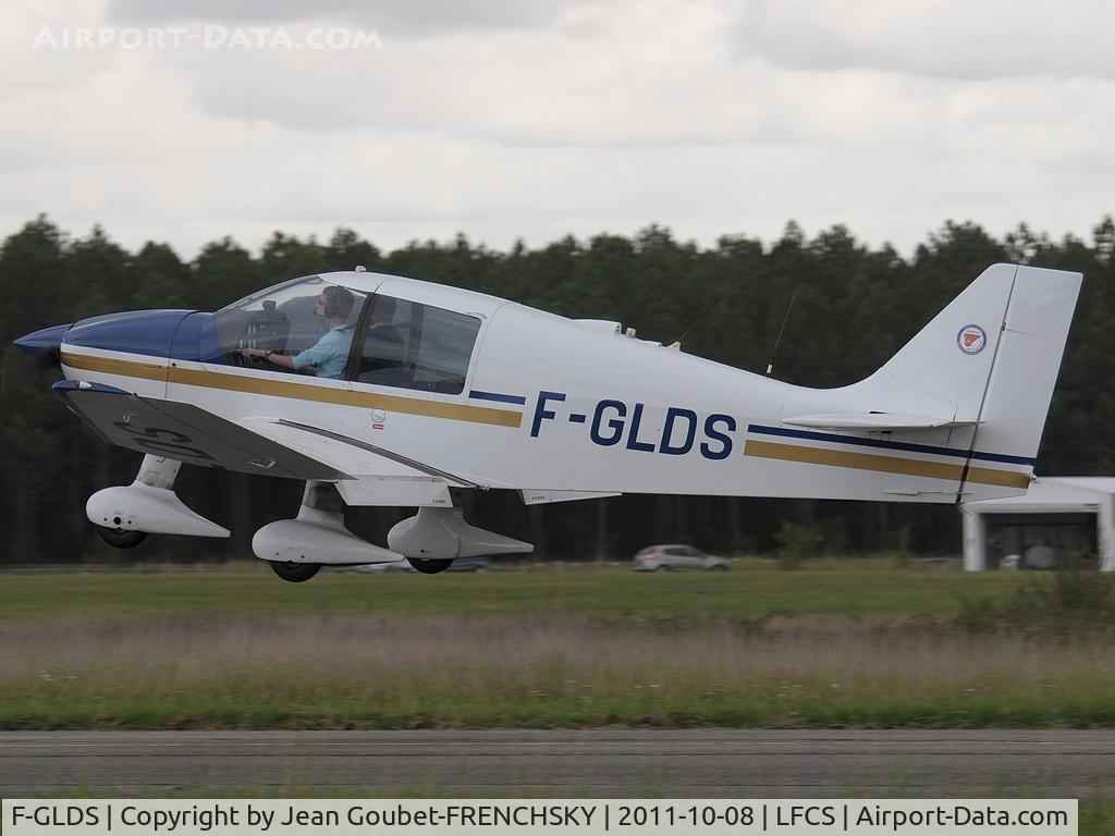 F-GLDS, Robin DR-400-100 Cadet C/N 2101, take off