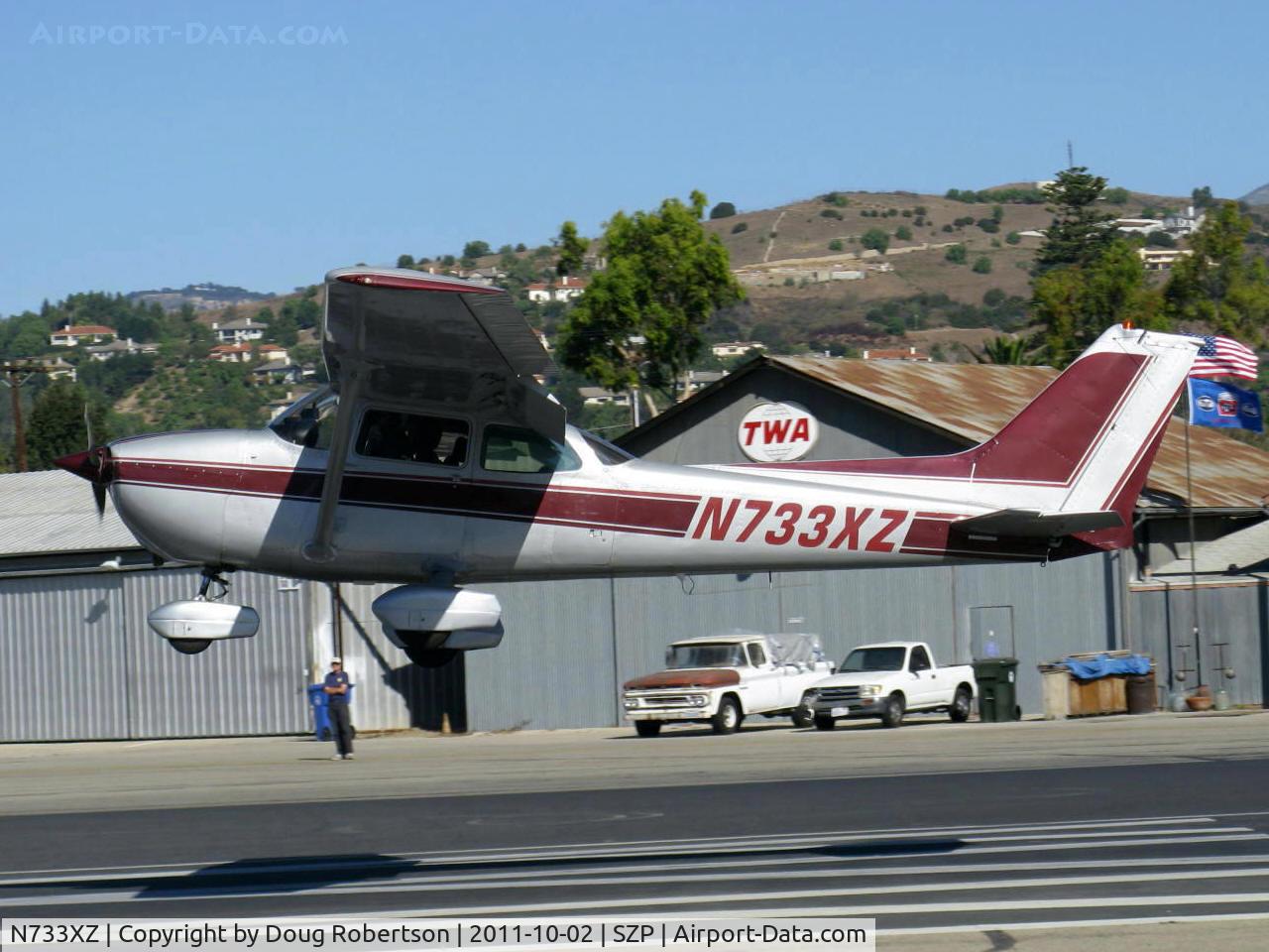 N733XZ, 1977 Cessna 172N C/N 17268643, 1977 Cessna 172N, Lycoming O-320-H2AD 160 Hp, landing Rwy 22