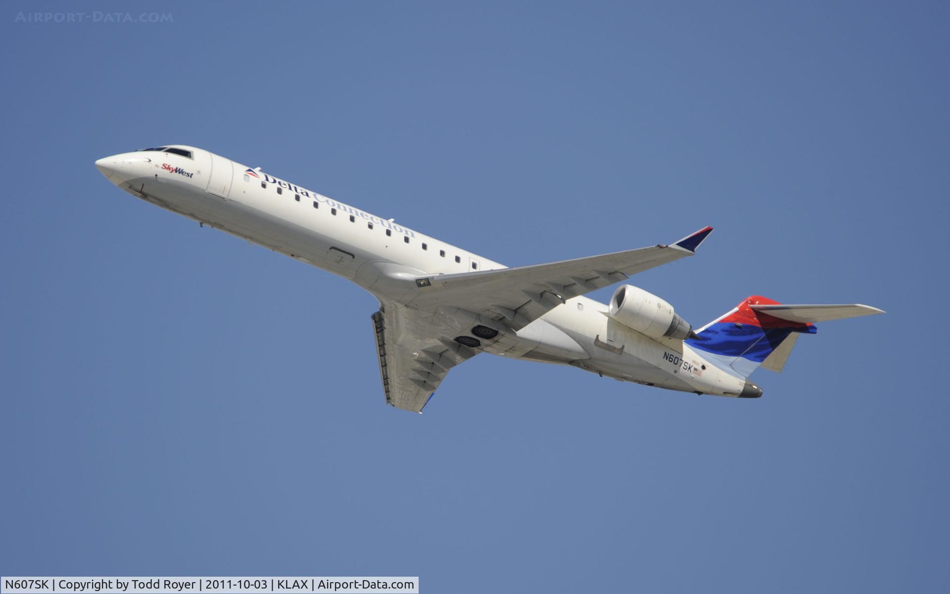 N607SK, 2006 Bombardier CRJ-702 (CL-600-2C10) Regional Jet C/N 10251, Departing LAX