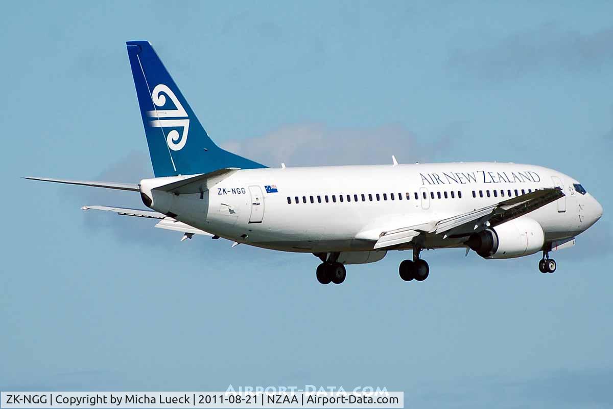 ZK-NGG, 1999 Boeing 737-319 C/N 25606, At Auckland
