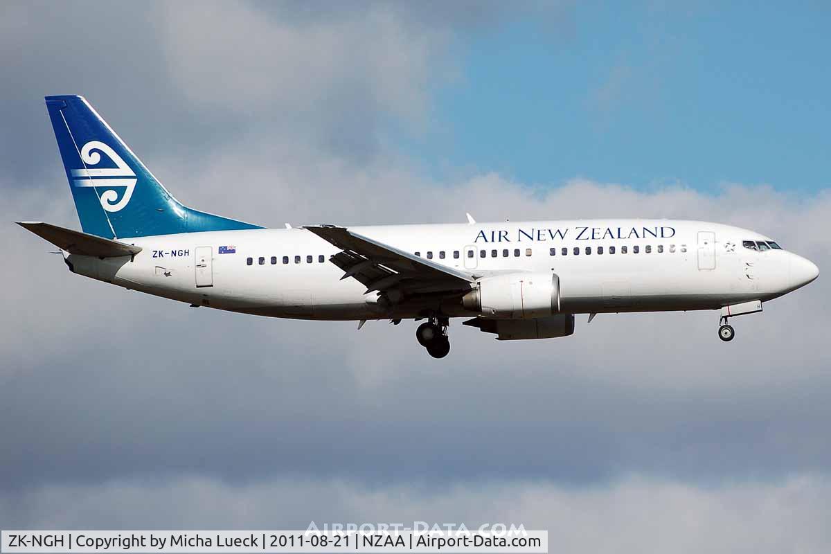 ZK-NGH, 1999 Boeing 737-319 C/N 25607, At Auckland