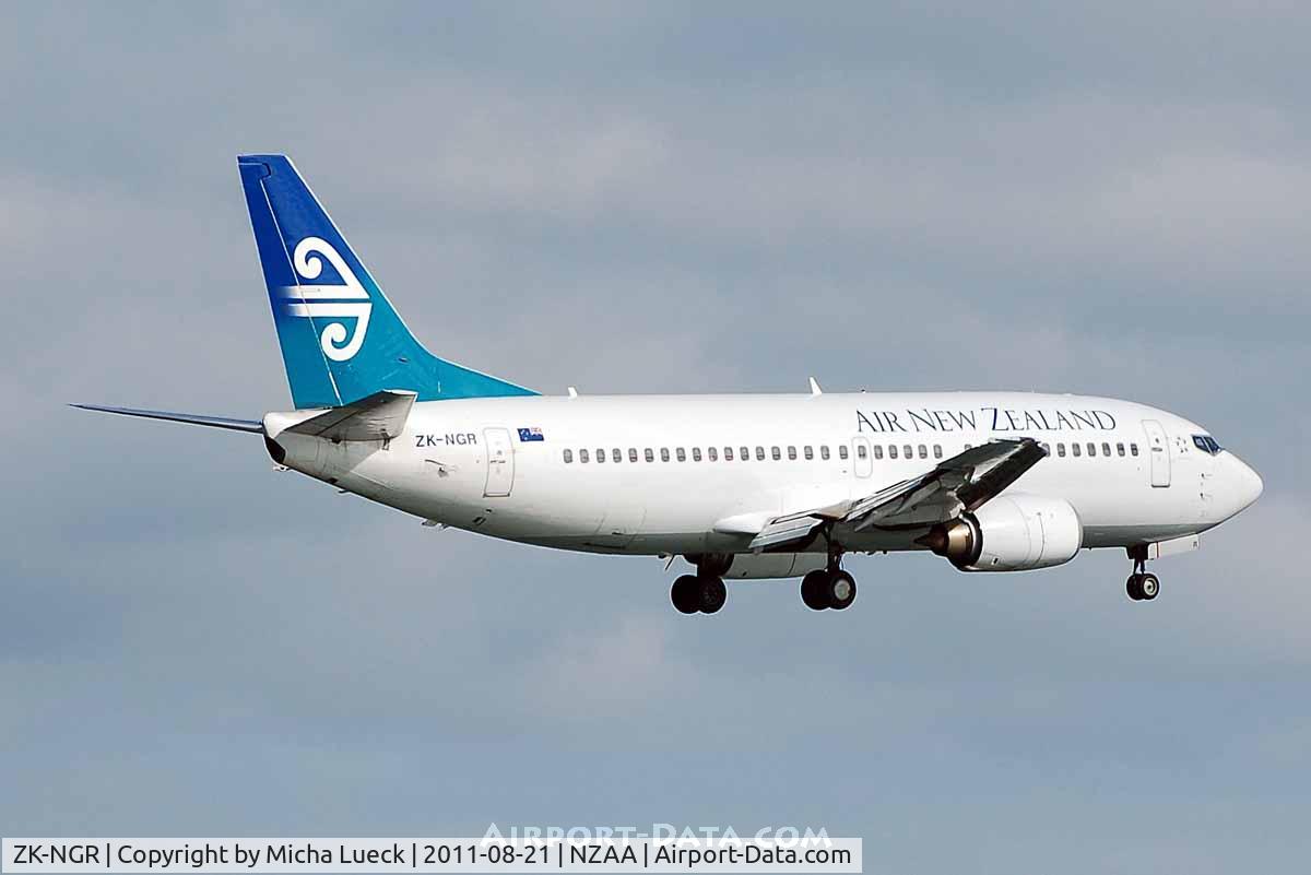 ZK-NGR, 1998 Boeing 737-33A C/N 27460, At Auckland