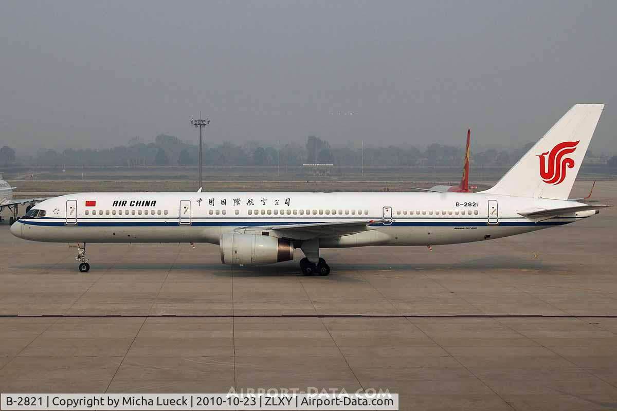 B-2821, Boeing 757-2Z0 C/N 25886, At Xi'an