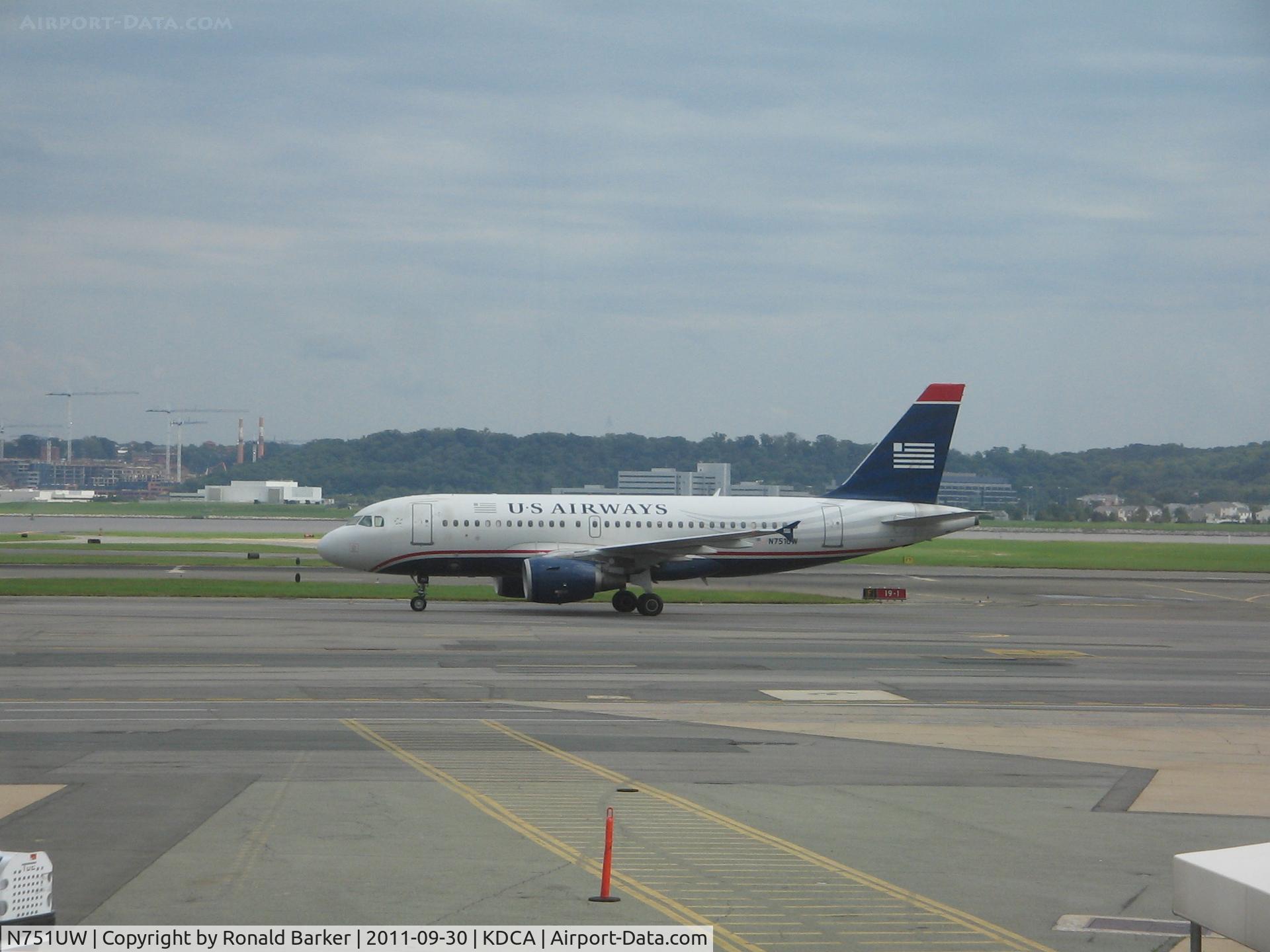 N751UW, 2000 Airbus A319-112 C/N 1317, DCA, VA