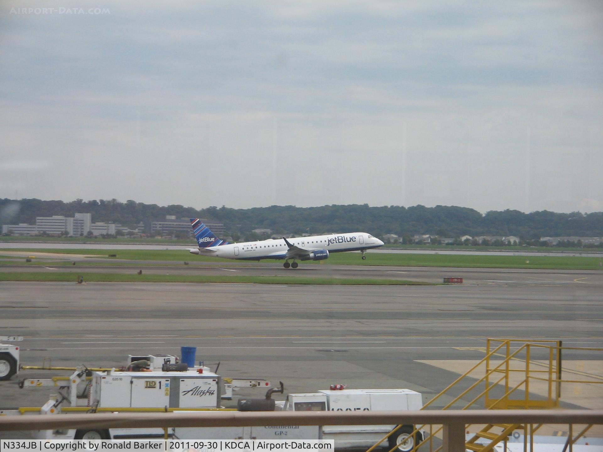 N334JB, Embraer ERJ-190-100 IGW 190AR C/N 19000446, Jet Blue departing DCA