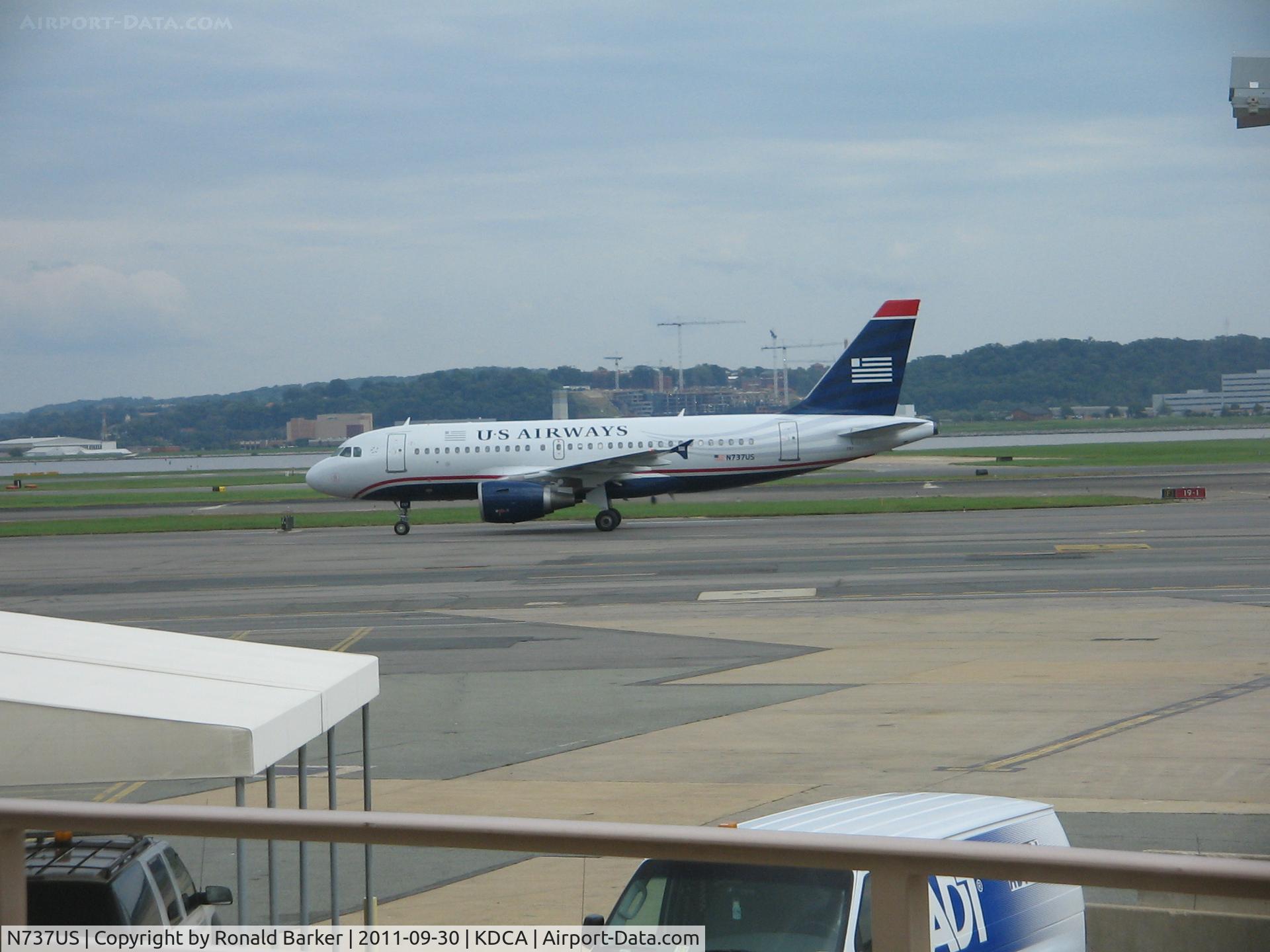 N737US, 2000 Airbus A319-112 C/N 1245, DCA, VA