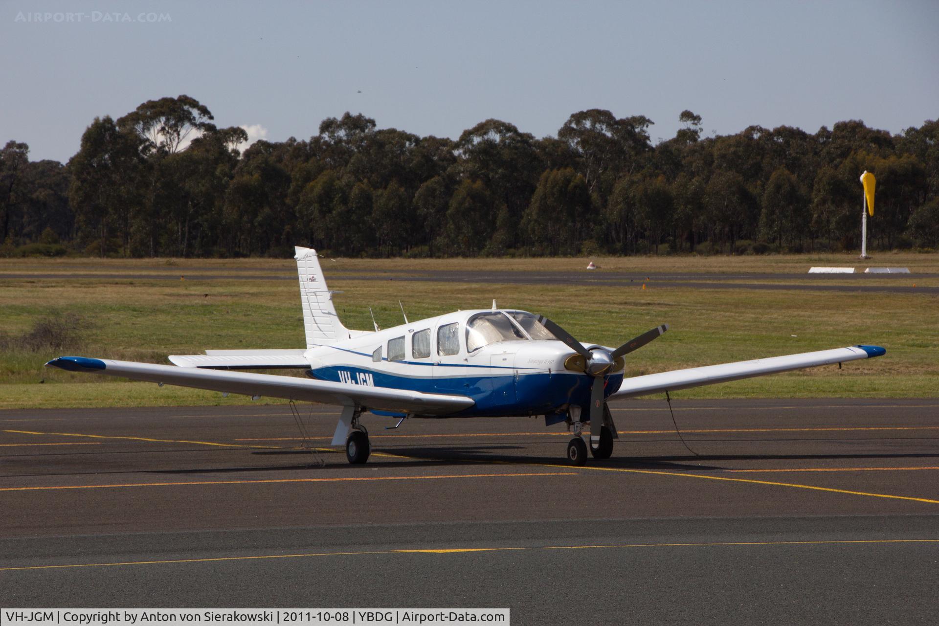 VH-JGM, 1980 Piper PA-32R-301 Saratoga II HP C/N 32R-8013009, VH-JGM @ YBDG Piper PA-32R-301 Saratoga II HP Tex/Lyc IO-540 Bendigo registered