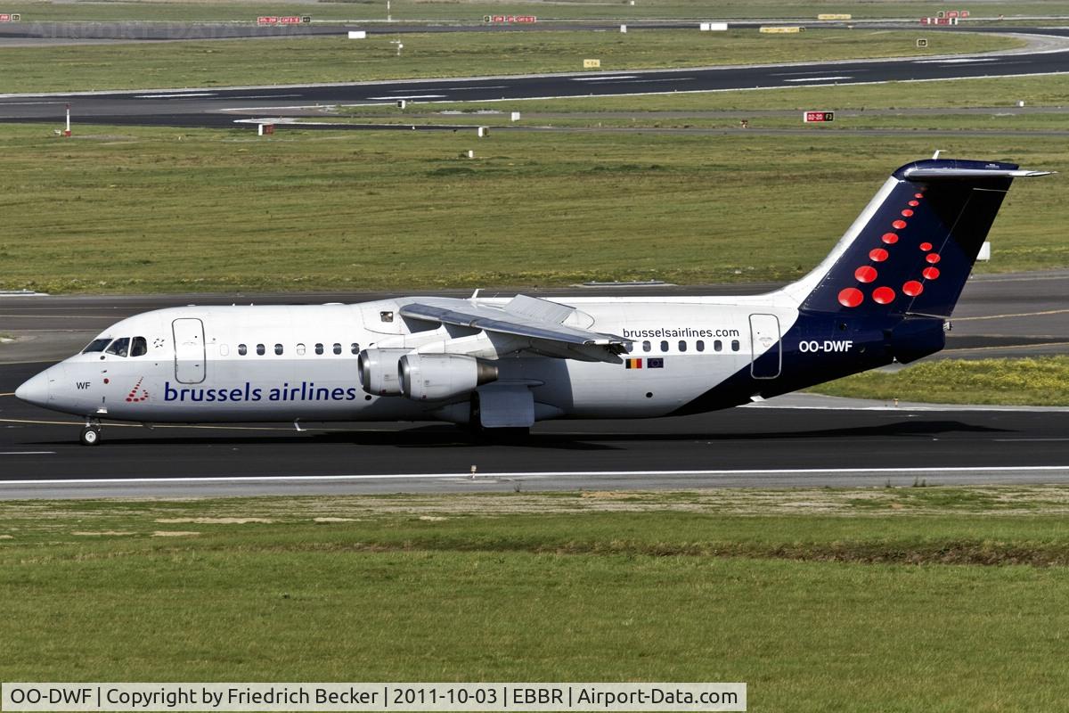 OO-DWF, 1998 British Aerospace Avro 146-RJ100 C/N E3332, decelerating after touchdown