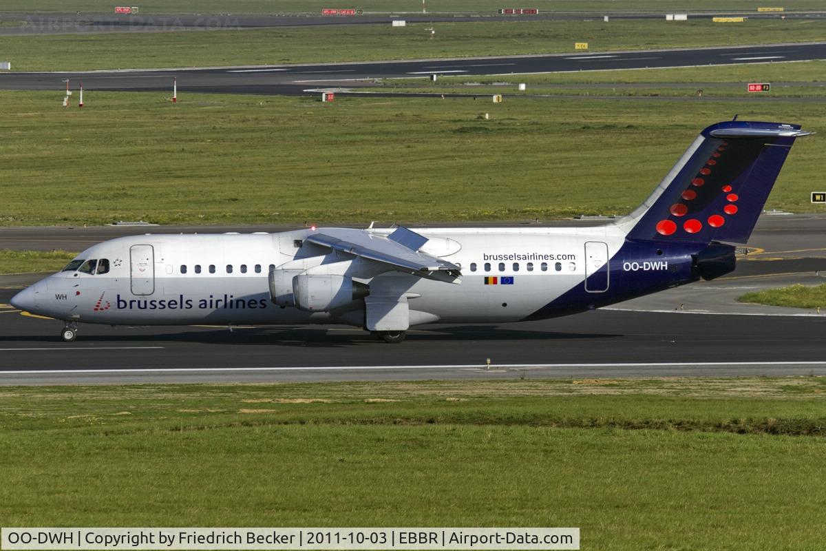 OO-DWH, 1998 British Aerospace Avro 146-RJ100 C/N E3340, decelerating after touchdown