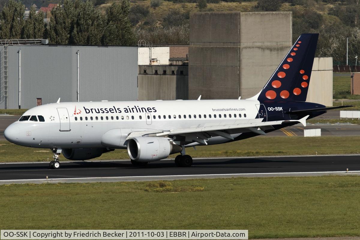OO-SSK, 2000 Airbus A319-112 C/N 1336, decelerating after touchdown