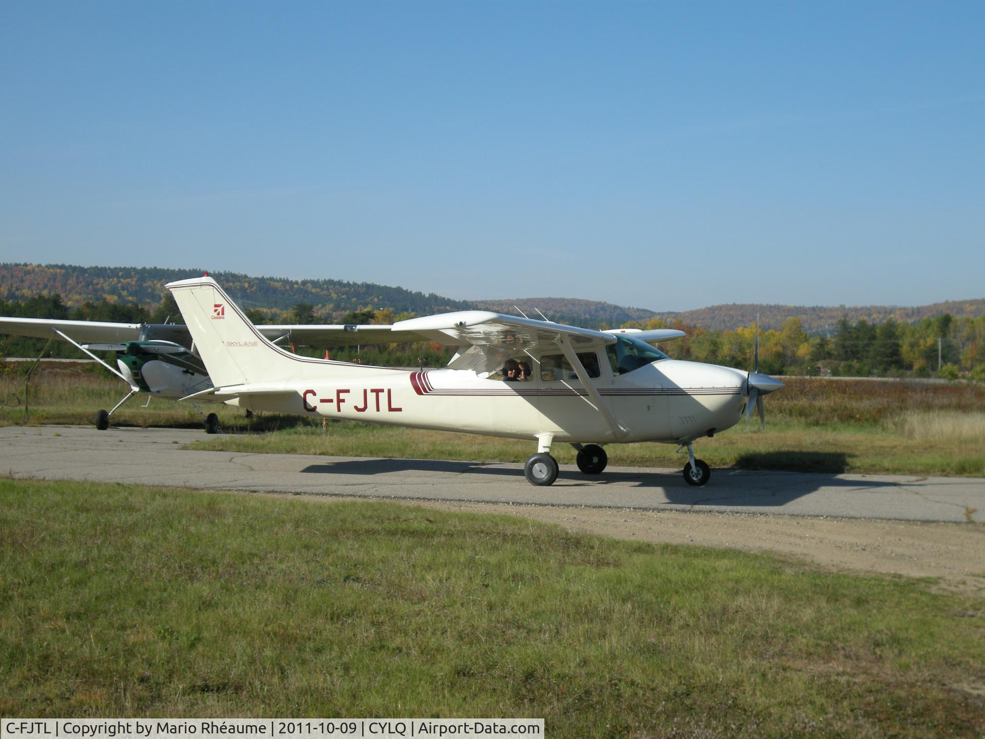 C-FJTL, 1976 Cessna 182P Skylane C/N 18264619, C-FJTL