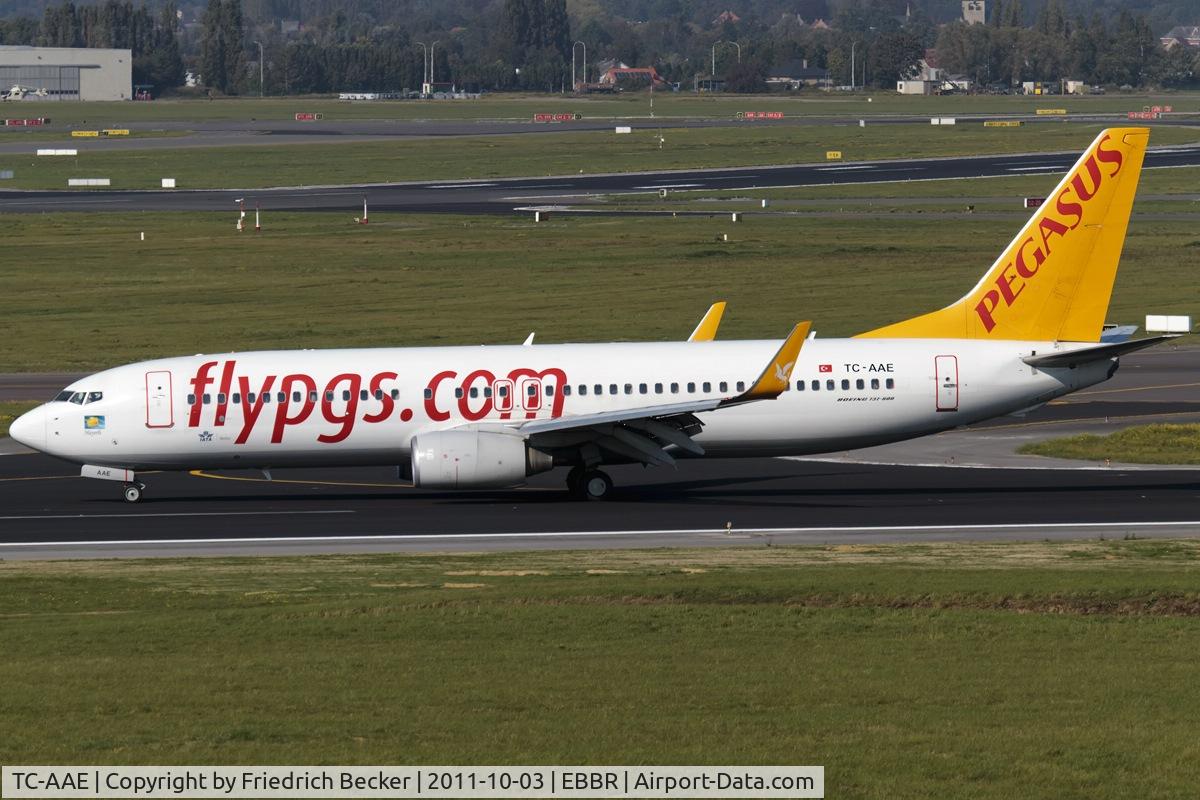 TC-AAE, 2007 Boeing 737-82R C/N 35700/2435, decelerating after touchdown