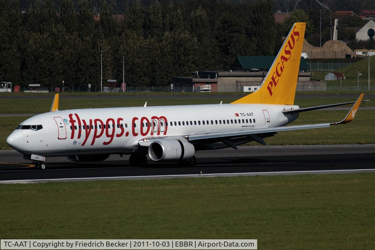 TC-AAT, 2010 Boeing 737-82R C/N 40872, decelerating after touchdown