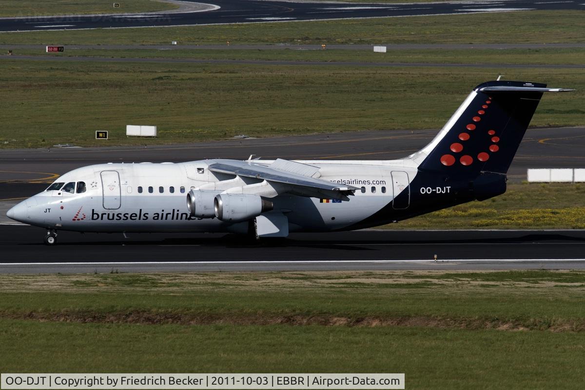 OO-DJT, 1996 British Aerospace Avro 146-RJ85 C/N E.2294, decelerating after touchdown