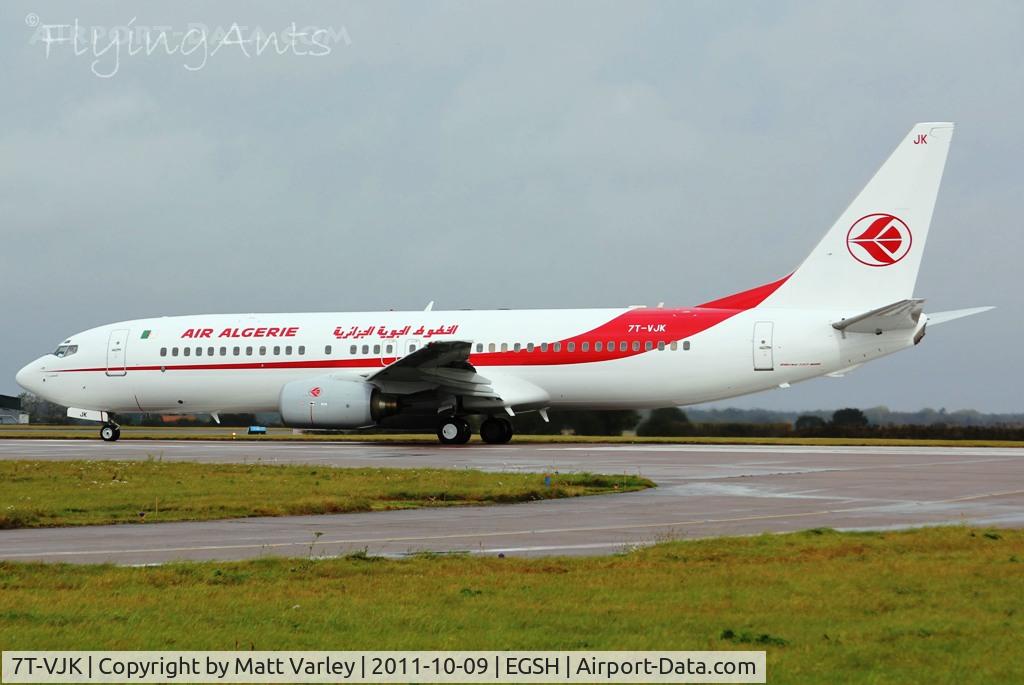 7T-VJK, 2000 Boeing 737-8D6 C/N 30203, Fresh out of spray.