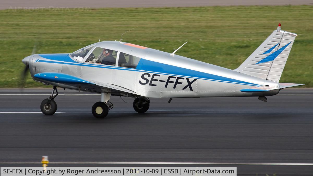 SE-FFX, 1970 Piper PA-28-140 C/N 28-26842, Taking off from runway 30