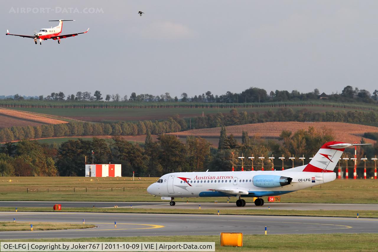 OE-LFG, 1995 Fokker 70 (F-28-0070) C/N 11549, Austrian arrows