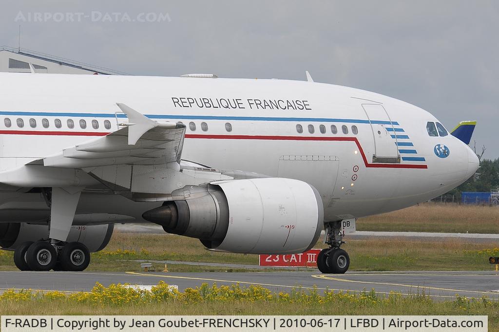 F-RADB, 1987 Airbus A310-304 C/N 422, COTAM au point d'arrêt Alpha
