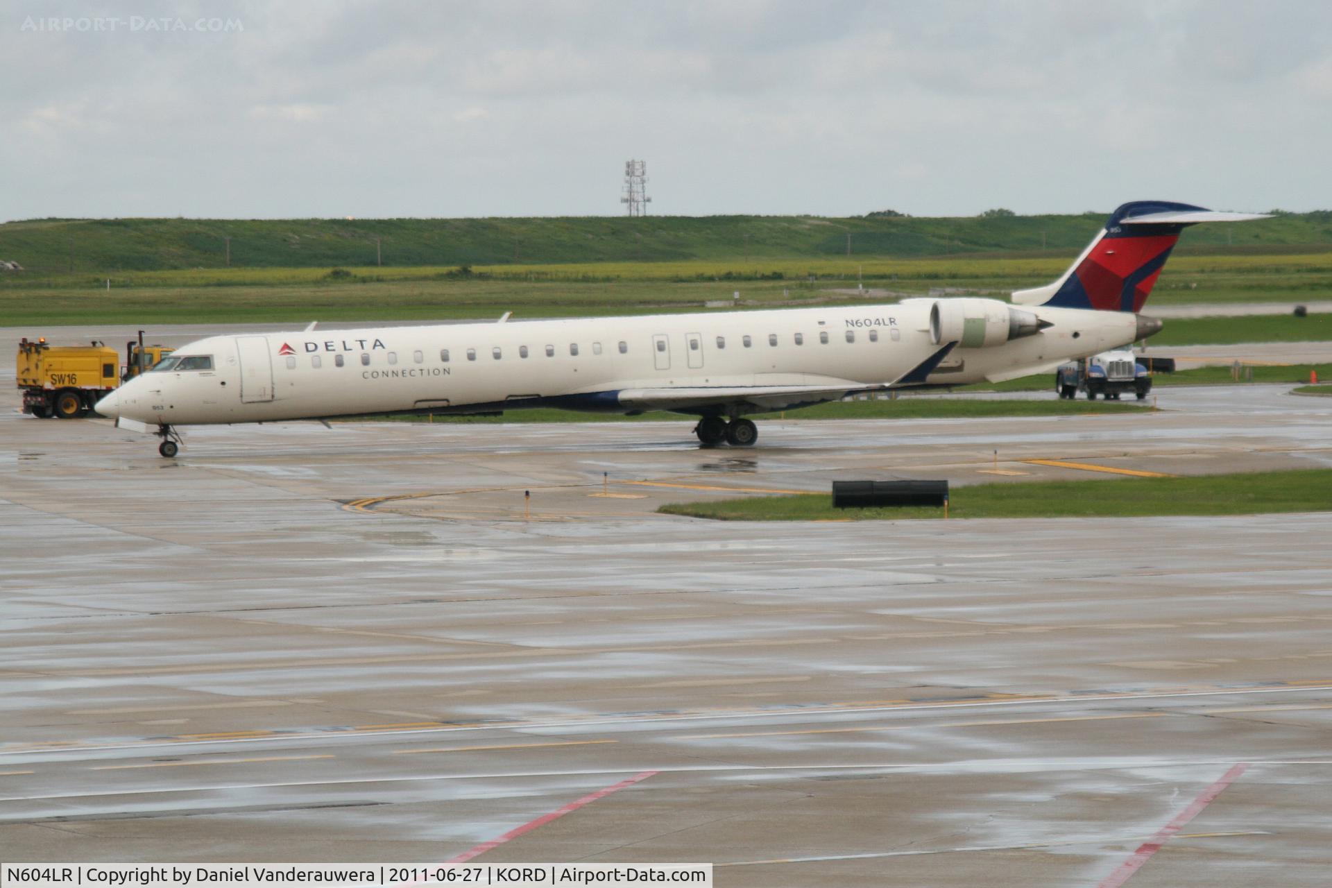 N604LR, 2007 Bombardier CRJ-900ER (CL-600-2D24) C/N 15152, Taxiing