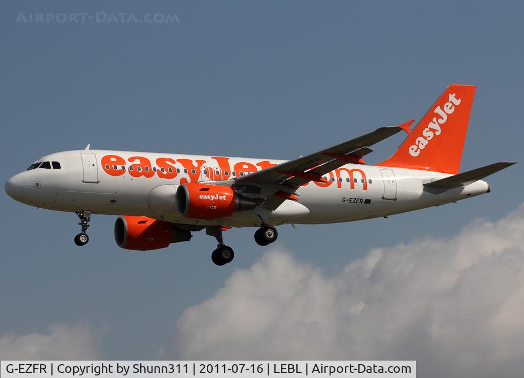 G-EZFR, 2009 Airbus A319-111 C/N 4125, Landing rwy 25R