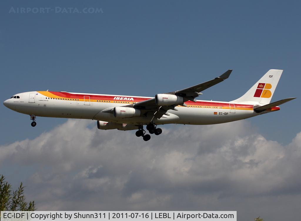 EC-IDF, 2002 Airbus A340-313X C/N 474, Landing rwy 25R