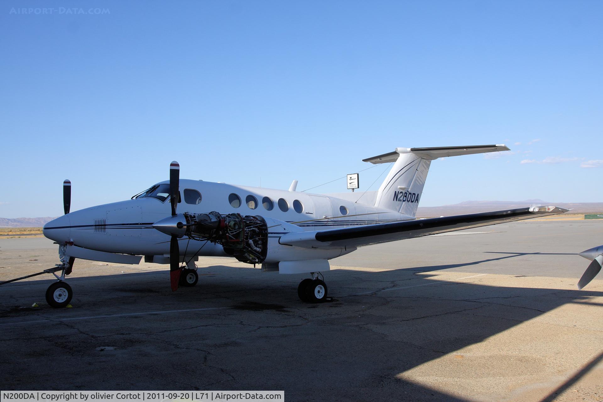 N200DA, 1982 Beech B200 King Air C/N BB-1095, California city airport