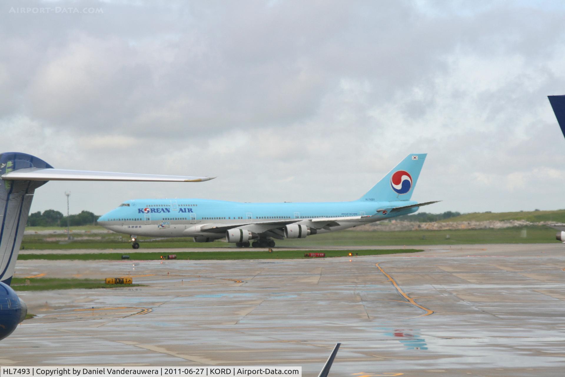 HL7493, 1995 Boeing 747-4B5 C/N 26398, Arriving to the apron