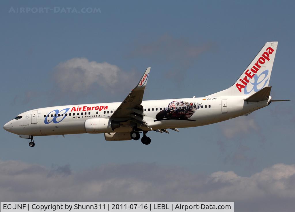 EC-JNF, 2006 Boeing 737-85P C/N 33977, Landing rwy 25R with additional 'Lorenzo' patch on rear fuselage