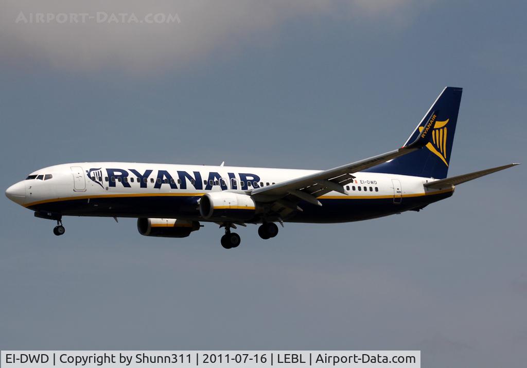 EI-DWD, 2007 Boeing 737-8AS C/N 33642, Landing rwy 25R