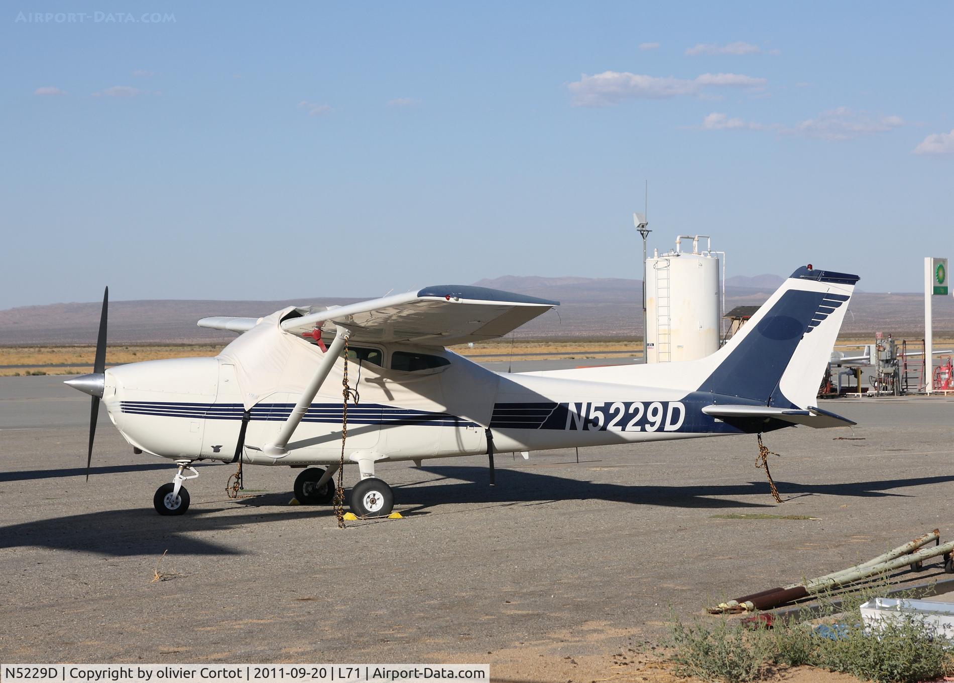 N5229D, 1979 Cessna 172N C/N 17272459, California city