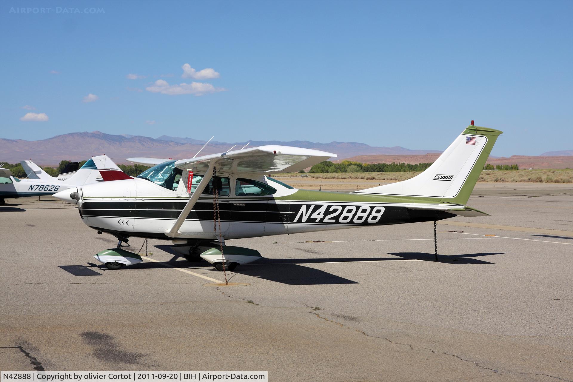 N42888, 1968 Cessna 182L Skylane C/N 18259235, Visiting bishop