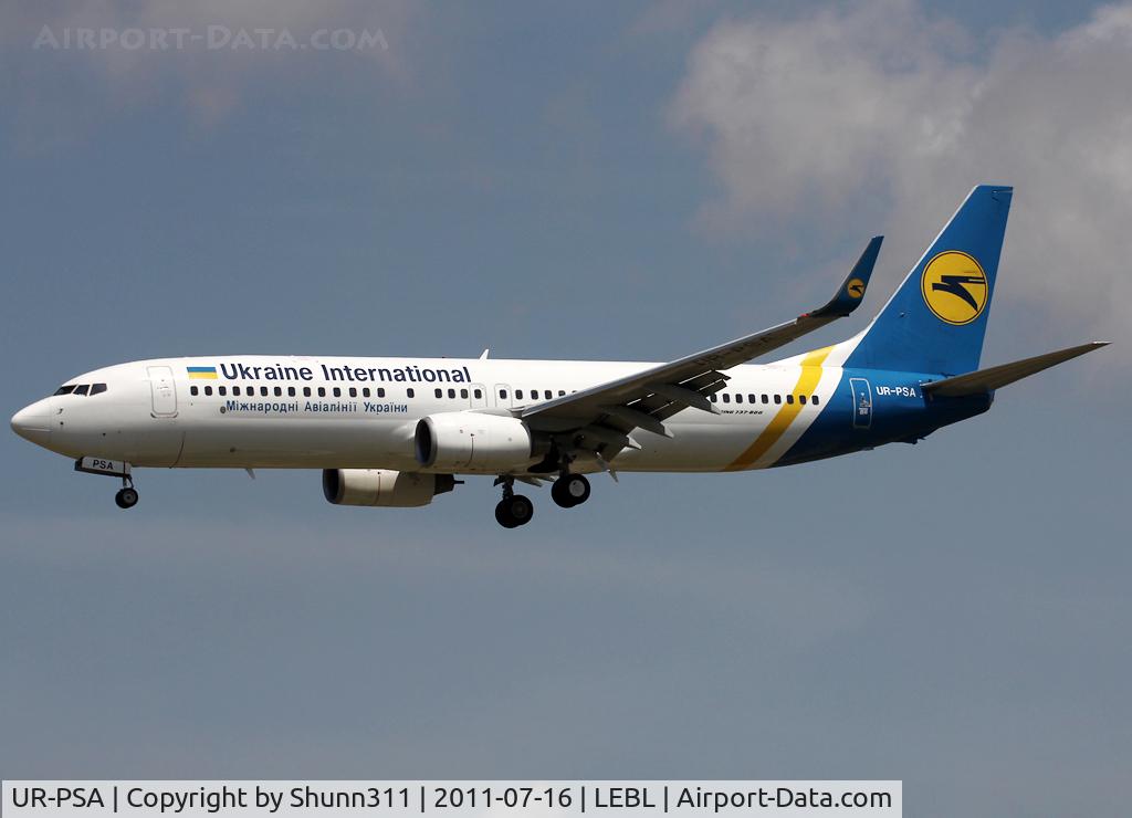 UR-PSA, 2009 Boeing 737-8HX C/N 29658, Landing rwy 25R
