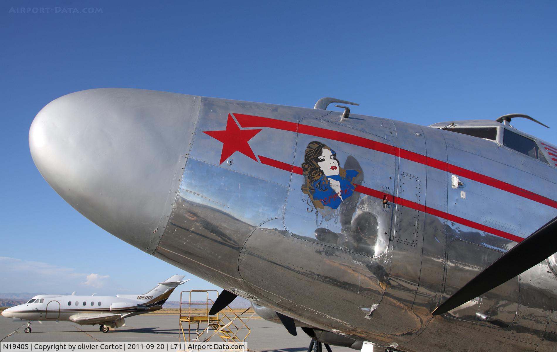 N1940S, 1943 Lockheed 18-56 Lodestar C/N 18-2509, nose art