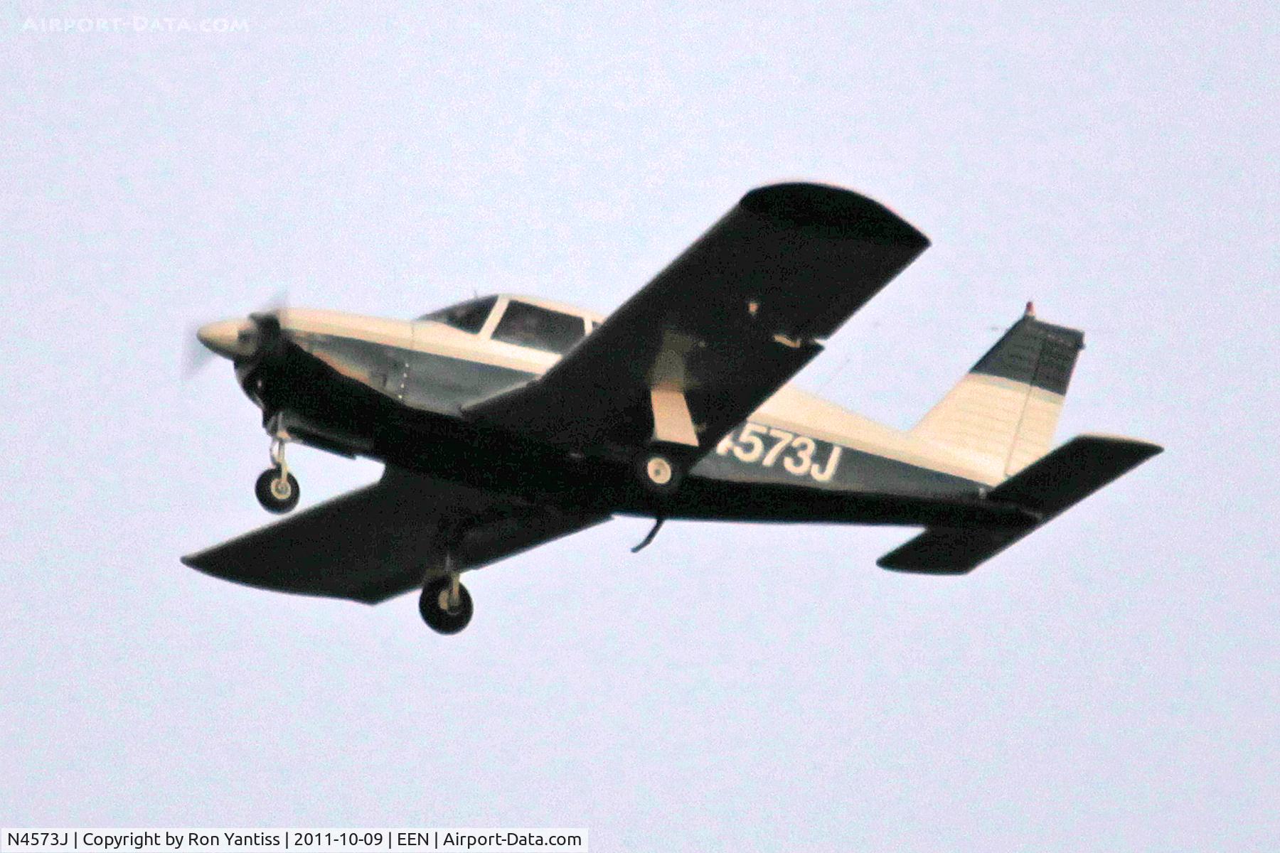 N4573J, 1968 Piper PA-28R-180 Cherokee Arrow C/N 28R-30438, Straight in final runway 02, Dillant-Hopkins Airport, Keene, NH