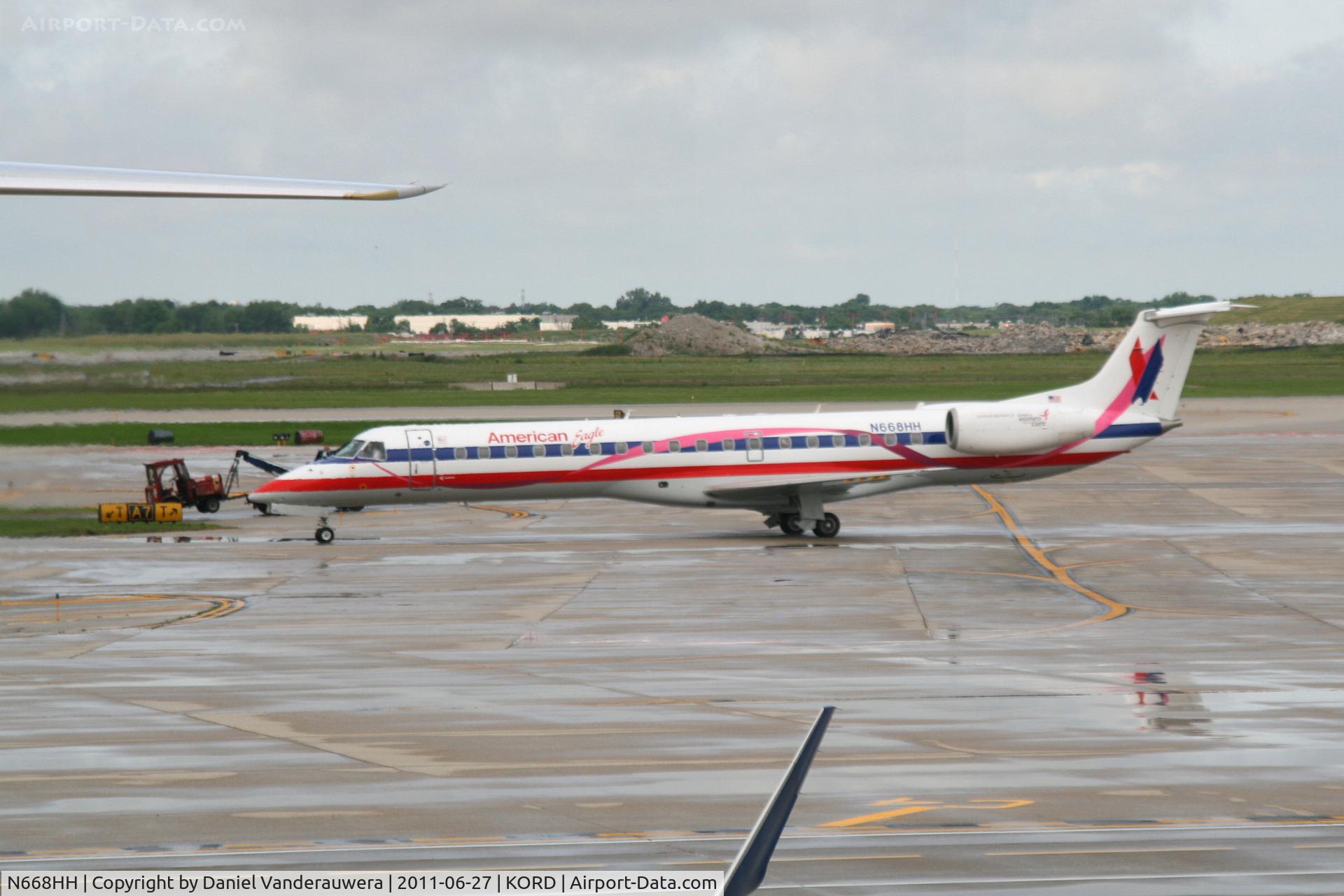 N668HH, 2004 Embraer ERJ-145LR (EMB-145LR) C/N 145785, Taxiing