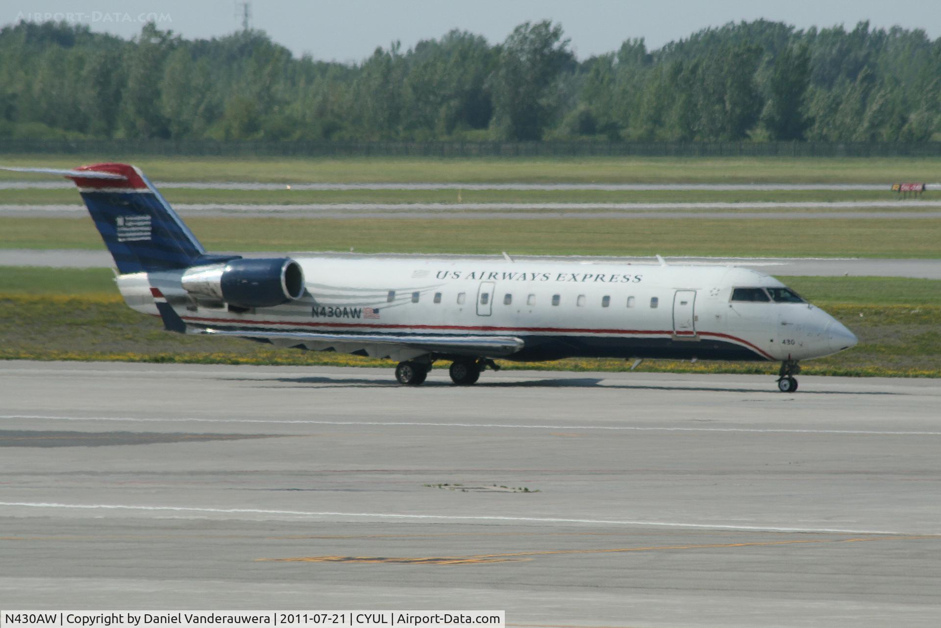 N430AW, 2002 Bombardier CRJ-200LR (CL-600-2B19) C/N 7719, Taxiing