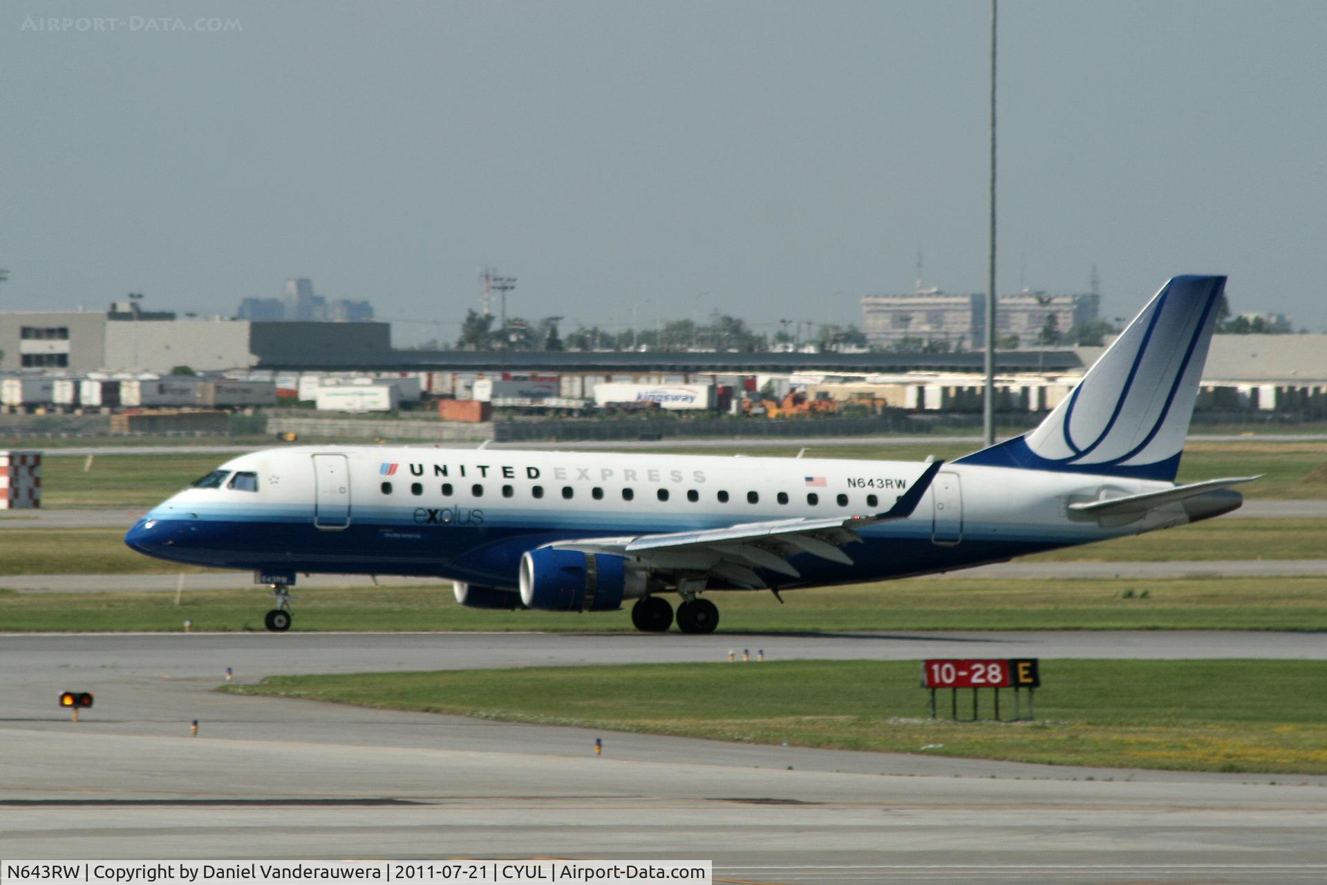 N643RW, 2005 Embraer 170SE (ERJ-170-100SE) C/N 17000060, Taxiing