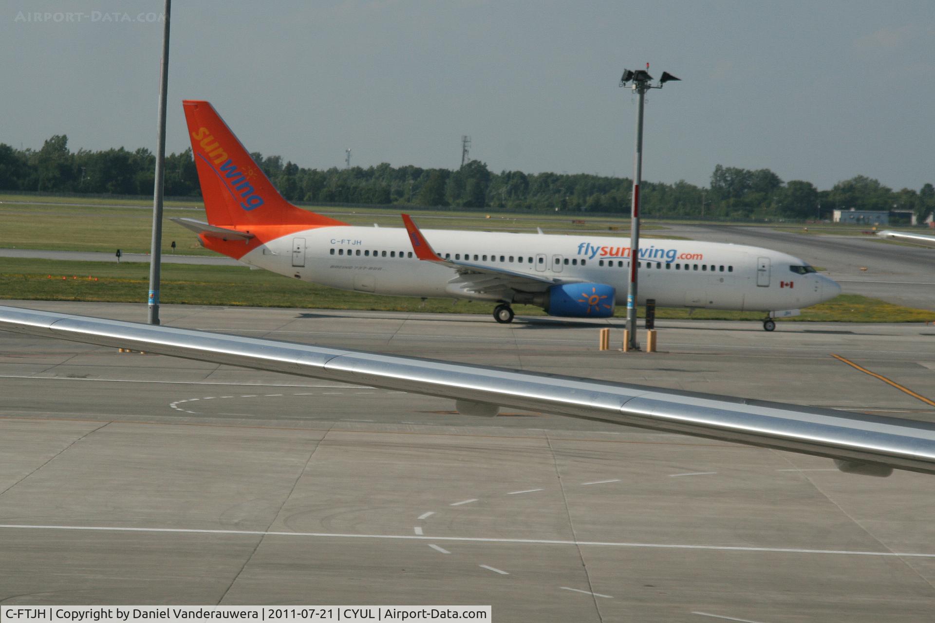 C-FTJH, 2007 Boeing 737-8BK C/N 29642, Taxiing