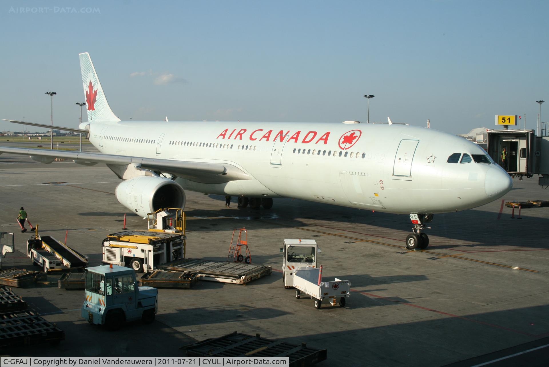 C-GFAJ, 1999 Airbus A330-343X C/N 0284, At the gate