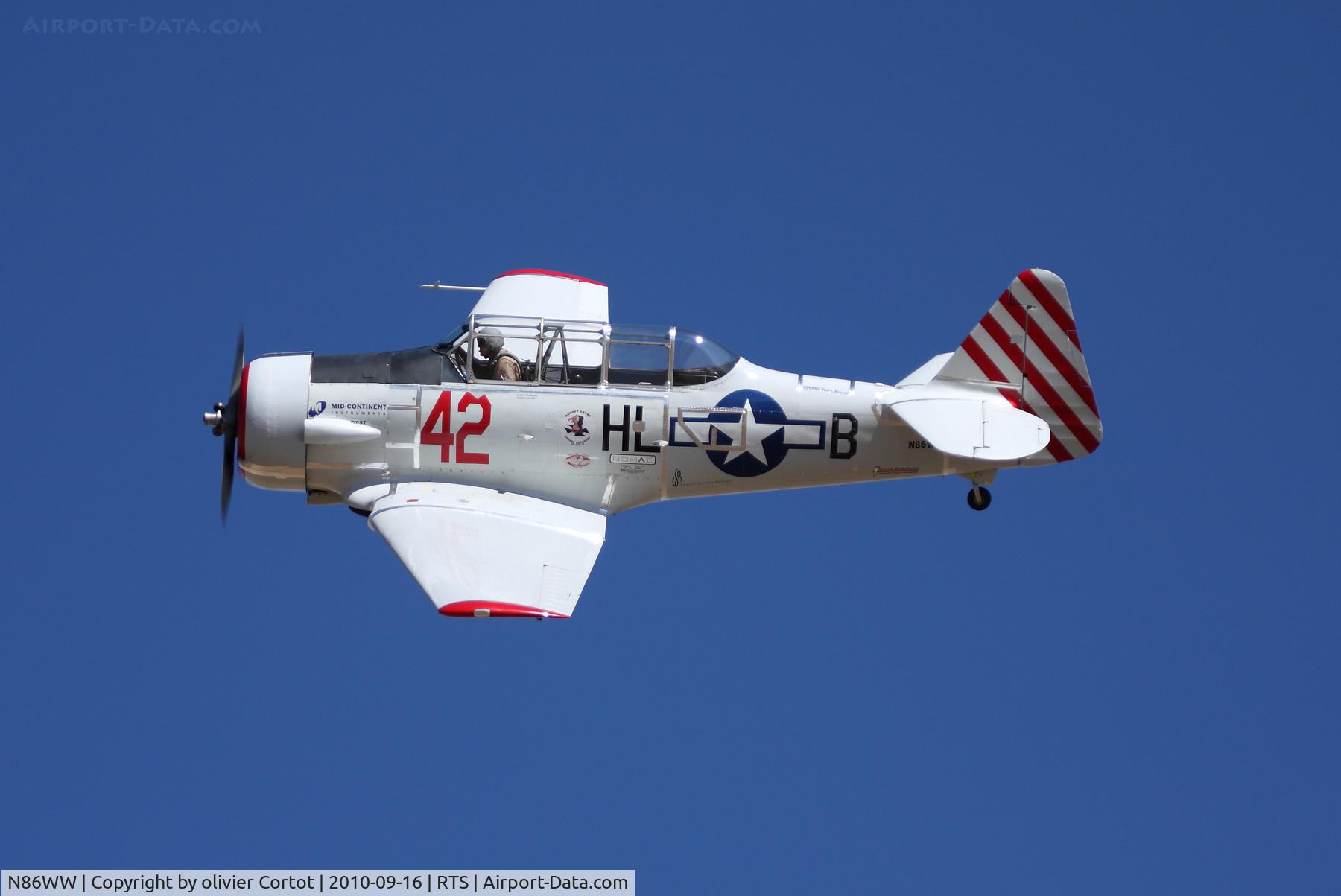 N86WW, 1956 North American SNJ-4 Texan C/N 88-12291, Racing at Reno 2010