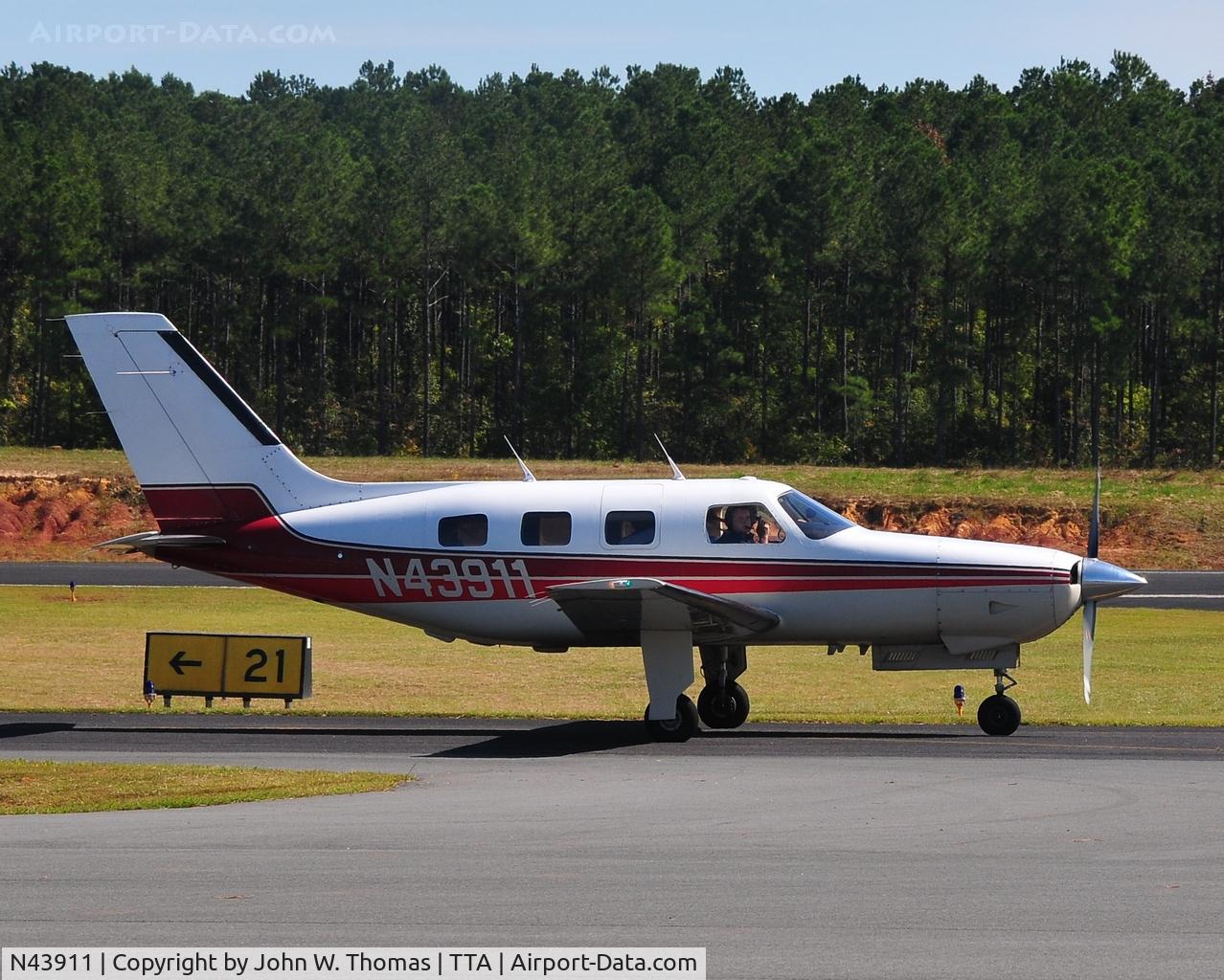N43911, 1985 Piper PA-46-310P Malibu C/N 46-8508059, TTA Open House - Oct. 8, 2011